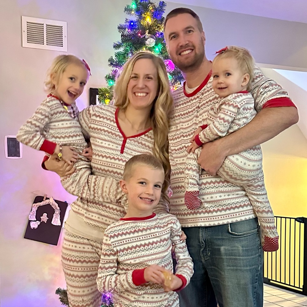 Family matching Christmas pajamas Lauren Conrad (large, small, 8, 4, and 18m)
